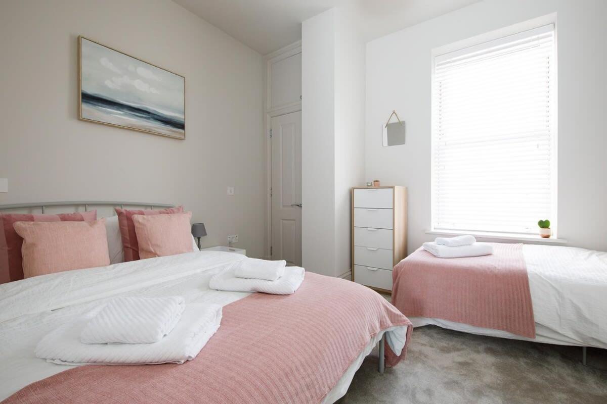 Panoramic Sea Views In Beachfront Apt W Balcony Bognor Regis Ngoại thất bức ảnh