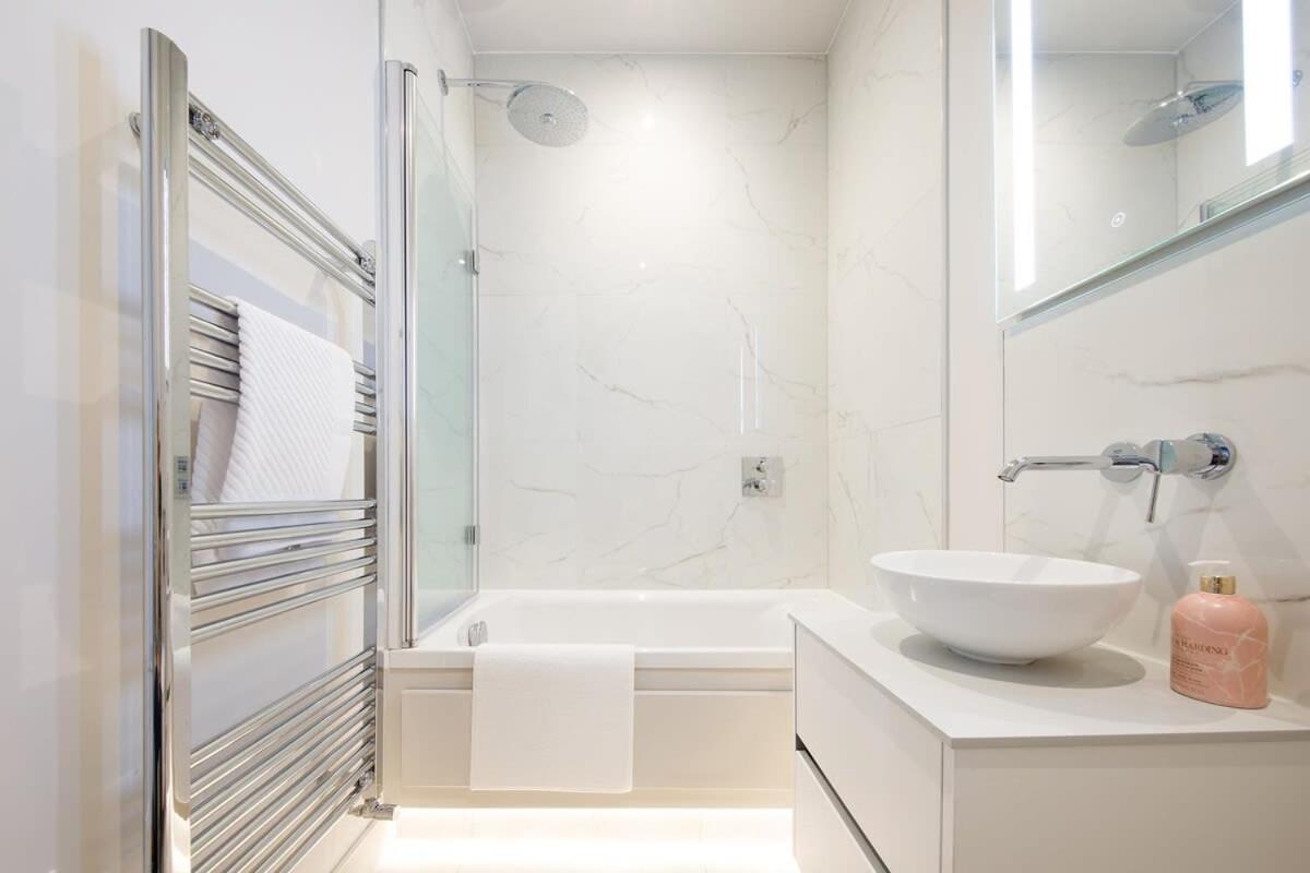 Panoramic Sea Views In Beachfront Apt W Balcony Bognor Regis Ngoại thất bức ảnh