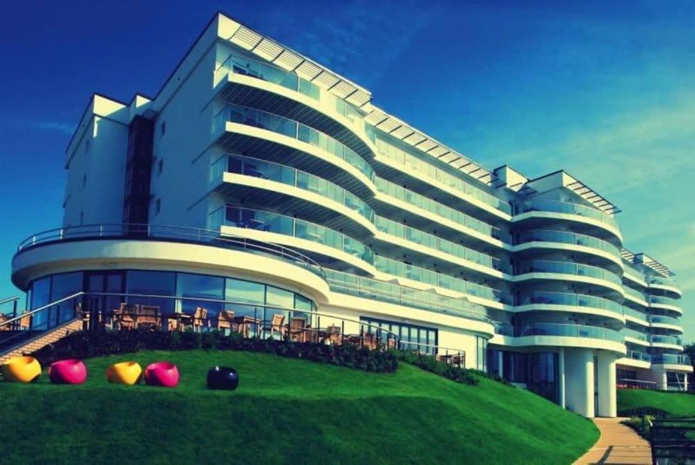 Panoramic Sea Views In Beachfront Apt W Balcony Bognor Regis Ngoại thất bức ảnh